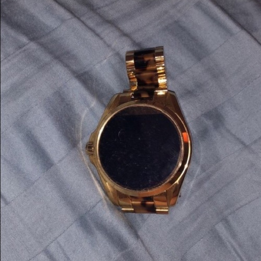 MK smart watch - has charger